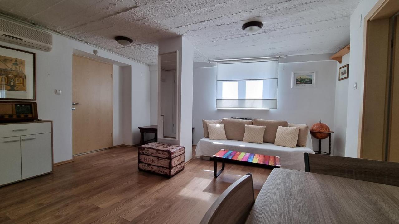 Comfy Condo w King Bed, Green Patio, Parking&22kW EV Chrger Zagabria Esterno foto