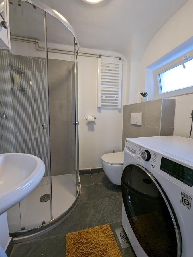 Comfy Condo w King Bed, Green Patio, Parking&22kW EV Chrger Zagabria Esterno foto