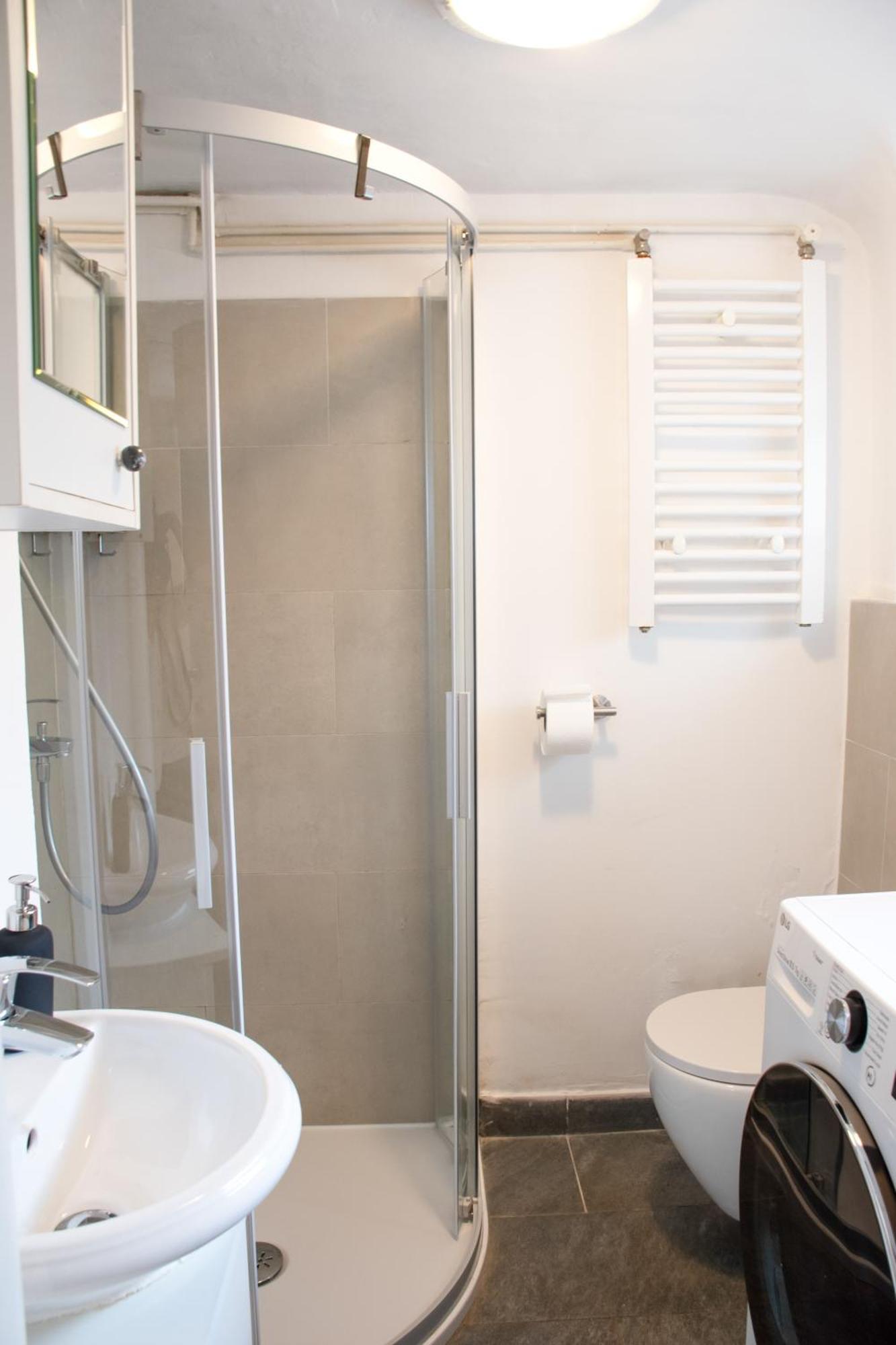 Comfy Condo w King Bed, Green Patio, Parking&22kW EV Chrger Zagabria Esterno foto