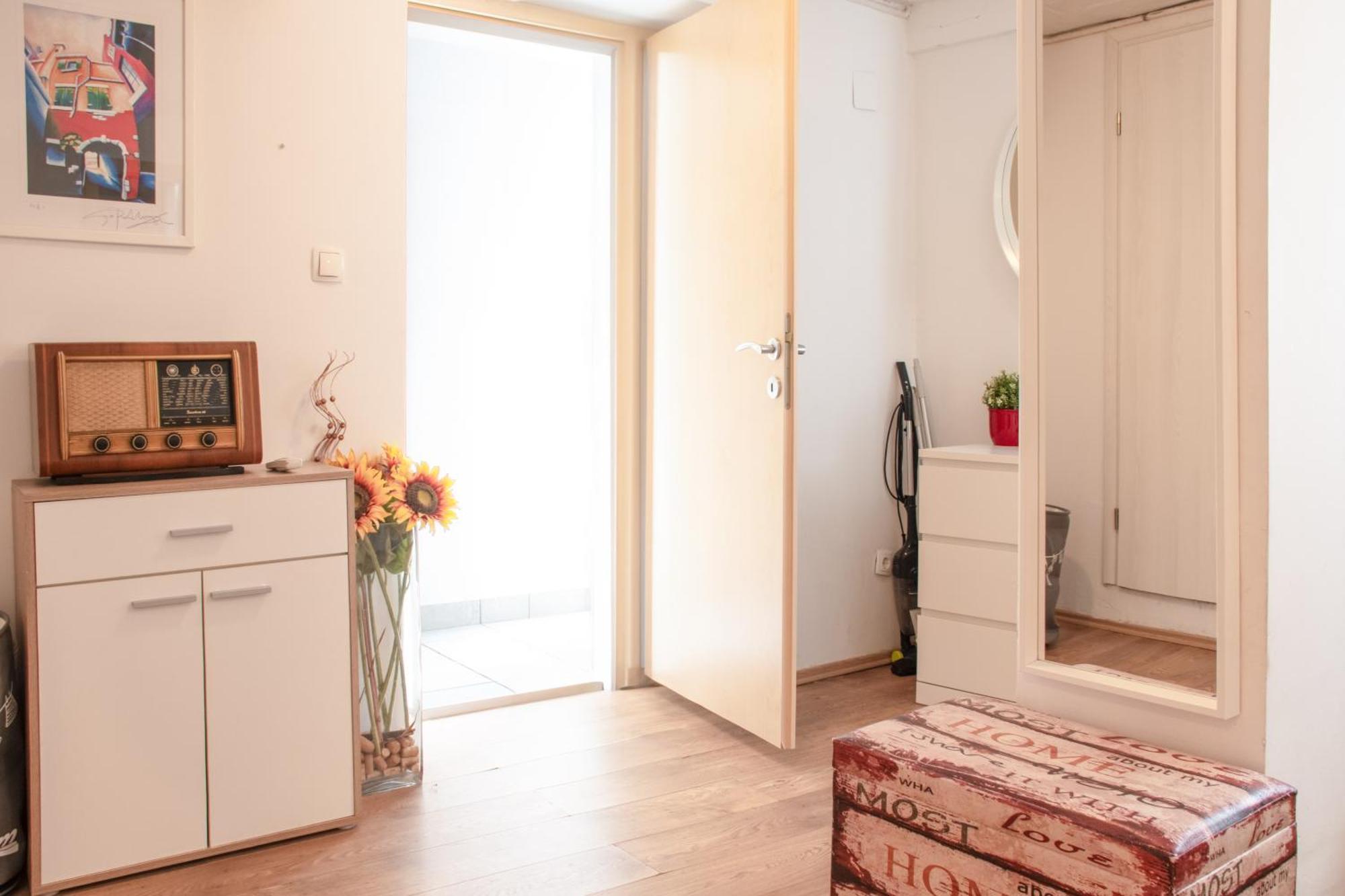 Comfy Condo w King Bed, Green Patio, Parking&22kW EV Chrger Zagabria Esterno foto