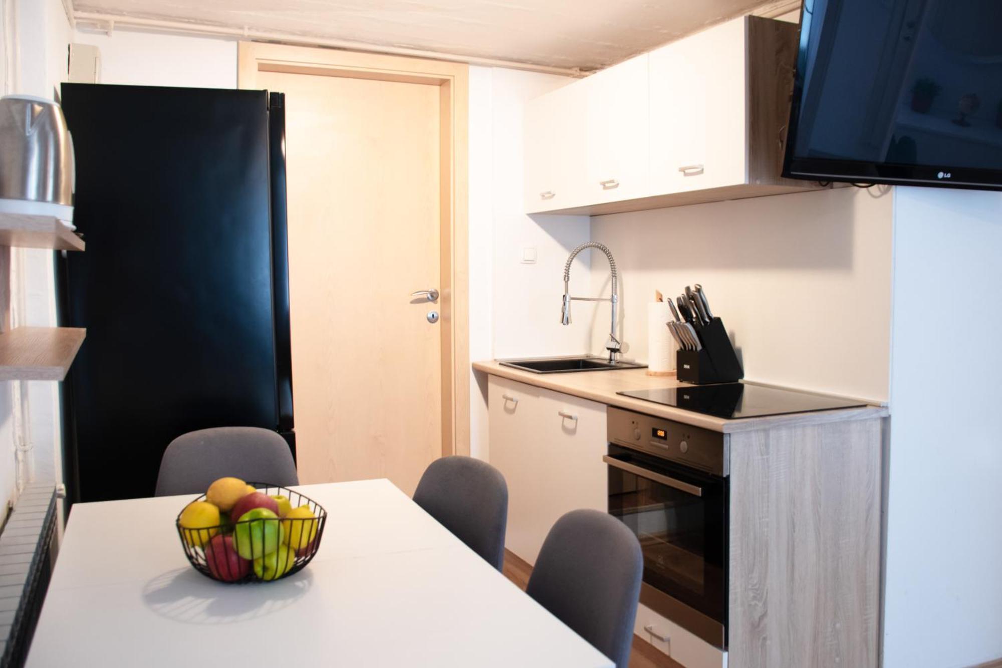 Comfy Condo w King Bed, Green Patio, Parking&22kW EV Chrger Zagabria Esterno foto