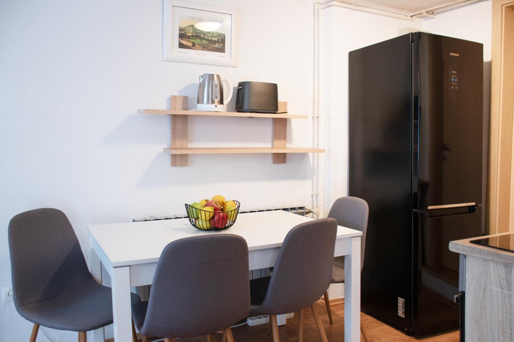 Comfy Condo w King Bed, Green Patio, Parking&22kW EV Chrger Zagabria Esterno foto