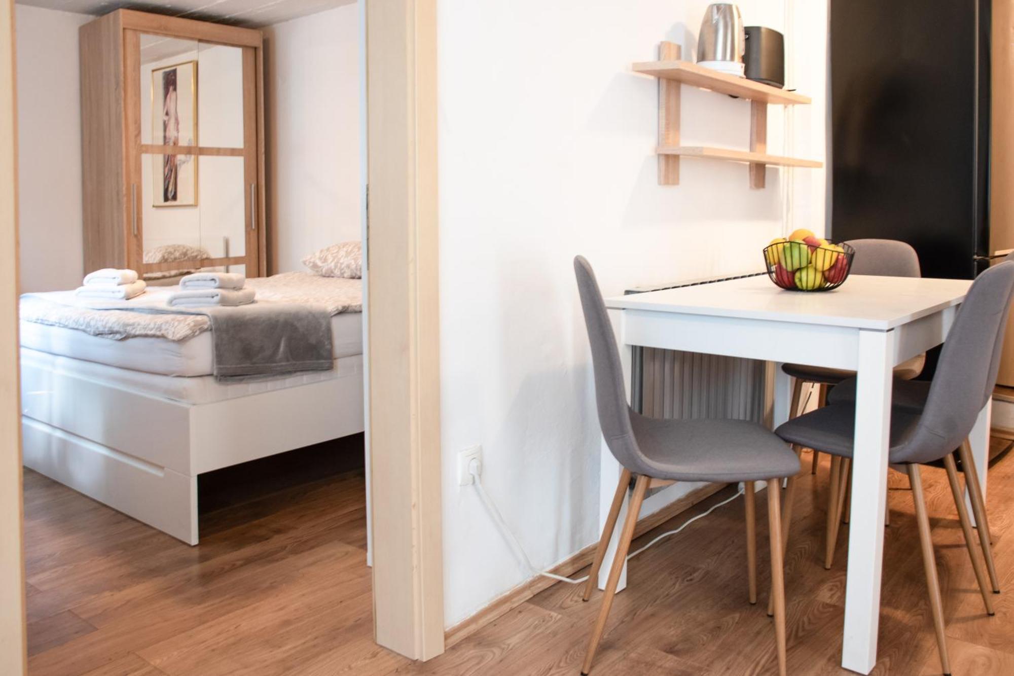 Comfy Condo w King Bed, Green Patio, Parking&22kW EV Chrger Zagabria Esterno foto