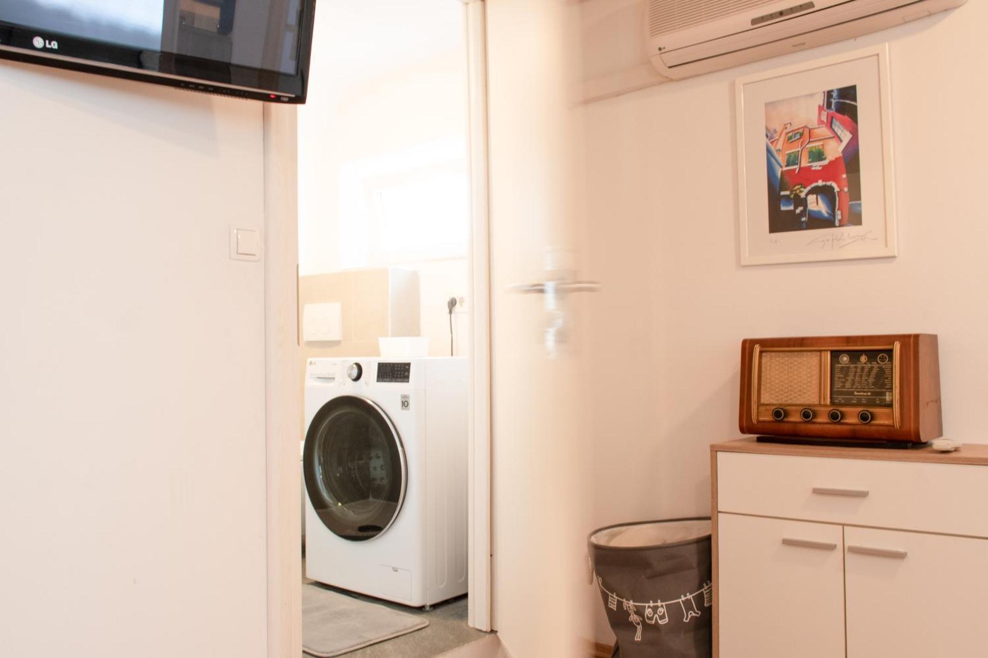 Comfy Condo w King Bed, Green Patio, Parking&22kW EV Chrger Zagabria Esterno foto