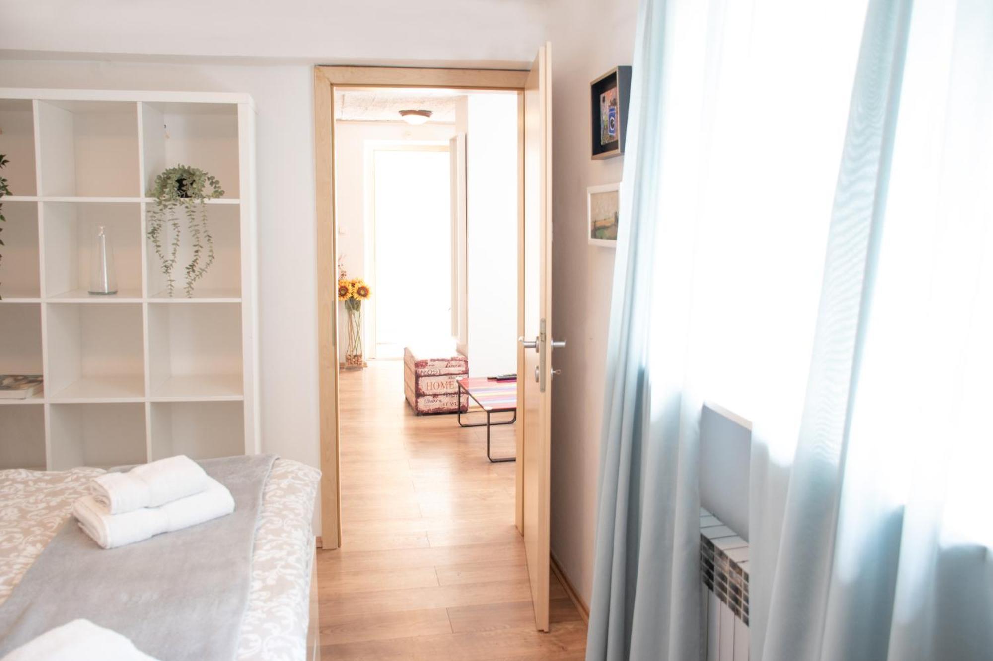 Comfy Condo w King Bed, Green Patio, Parking&22kW EV Chrger Zagabria Esterno foto