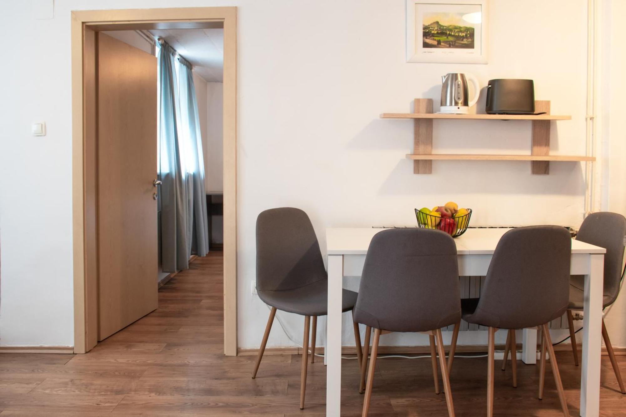 Comfy Condo w King Bed, Green Patio, Parking&22kW EV Chrger Zagabria Esterno foto